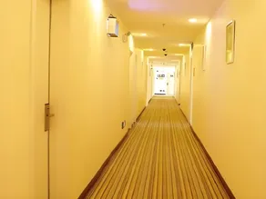 7 Days Inn Zhenjiang Wanda Dashikou Suning Plaza - Image 4