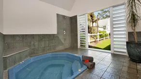 Hananui Lodge and Apartments - Image 2