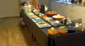 Give Bed & Breakfast - Image 5