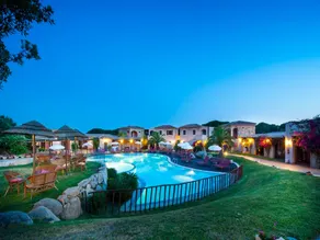Appartamento con piscina e giardino - Image 2