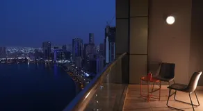 Luxury master rooms with lake views near Dubai - Image 3