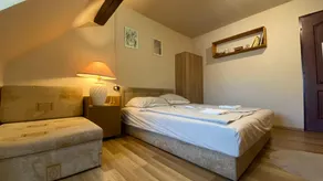 Bristol Apartments - Standard Family Room - Image 2