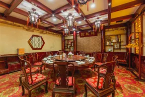 Huaqiao Hotel - Image 4
