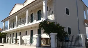 UMBRELLA BEACH APARTMENTs - Image 2
