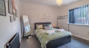 Entire home in Nottingham - Image 2