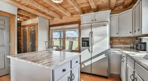 Rec Farm-Log Cabin on Farm, Lake, Hot Tub,Arcade, Pickleball - Image 4