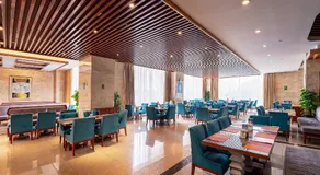 Jinling Grand Hotel - Image 3