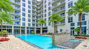 Luxury 2BR with City Views on Biscayne Blvd - Image 5