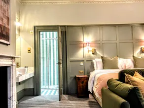 nap Hotel King Square - Image 2