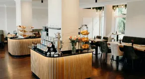 Hotel Crystal - Image 2