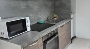 Le Thannois - appartement 2 chambres, salon, cuisine équipée, parking et wifi gratuit - Image 2