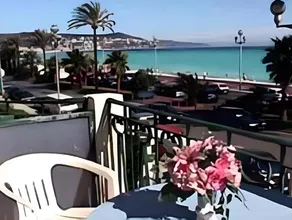 Hotel Flots d'Azur Promenade des Anglais - Image 4