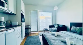 Cozy studio apartment 6 mins by Train to Airport - Image 4