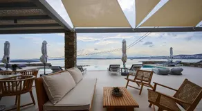 Kymo Luxury Suites Paros - Image 3