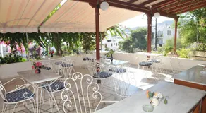 Casteli Hotel - Image 5