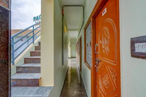 OYO 70986 Abi Plaza - Image 3