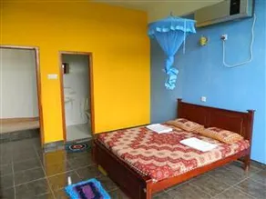 Lake Wave Hotel - Image 2