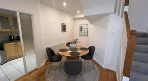 Wonderful D3 Townhouse - Image 2