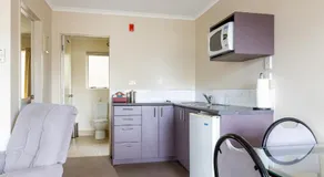 BK's Chardonnay Motor Lodge - Image 2