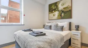 Woodside Park Suite - 2Bed - 2Bath - Sleeps 5 - Image 3
