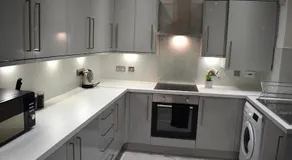 Kelpies Serviced Apartments- Russell - Image 4