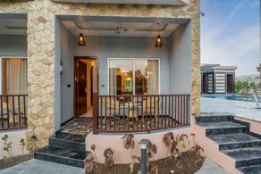 Delight The Lavish Loft Corbett - Image 4