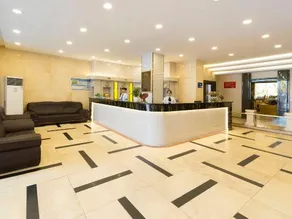 Jin Yu Hotel (Zhuhai Gongbei Port Pedestrian Street) - Image 2