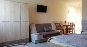 Imola És Andrea Apartmanház - Image 2