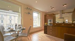 93a Grey Street Apartments - Image 3