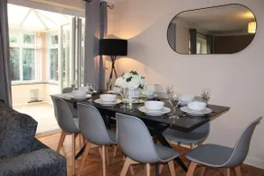 ELY House with FREE private parking - Image 3