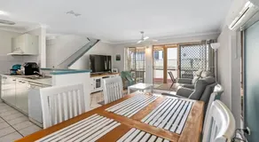 McNaughton Townhouse - Image 2