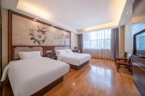 Golden Sunshine Hotel - Image 2
