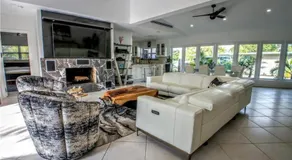 SWAYING PALM BEACH HOUSE Walk to Beach , Marina, Port, las Olas - Image 2