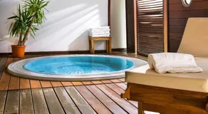Family Hotel - Image 2