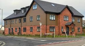 Beautiful luxurious entire flat free parking - Image 4