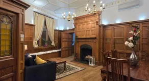 Traditional Victorian West End Apartment - Image 3