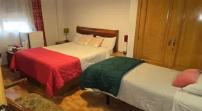 Acogedoras Habitaciónes en Madrid - Image 2