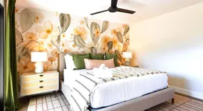 Róse Retreat w/ Coach House-2 Homes-IG Worthy - Image 2