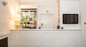 Hotel 63 - Image 5