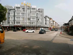 Zhangjiagang Real Love Nianhua Hotel - Image 3