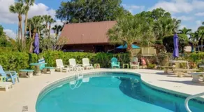 Vibrant Sunsets and Lush Landscaping on Lake Okeechobee - Image 3
