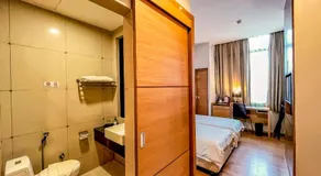 Courtyard Hotel 1Borneo - Image 5