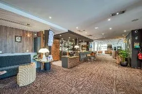 BEST WESTERN Hôtel de l'Arbois - Image 5