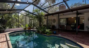 Spiritual Oasis! The perfect location for those who have a flair for the healing arts and an eclectic, creative style and sensibility.  - Image 4