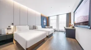 Atour Hotel Xiaolvgu Park near Urumqi High-speed Railway Station - Image 3