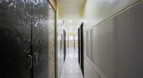 Golden Stay BKC - Image 4