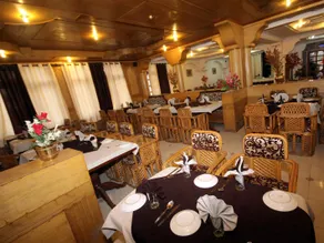 Royal Palace Resorts - Image 4