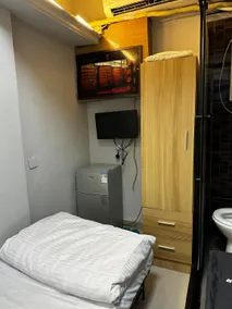 Furnished Room For Solo Traveler - Image 2