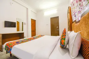 FabHotel Astoria House - Near Central Park - Image 4