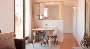 Click&Flat Europa Fira Apartments - Image 2